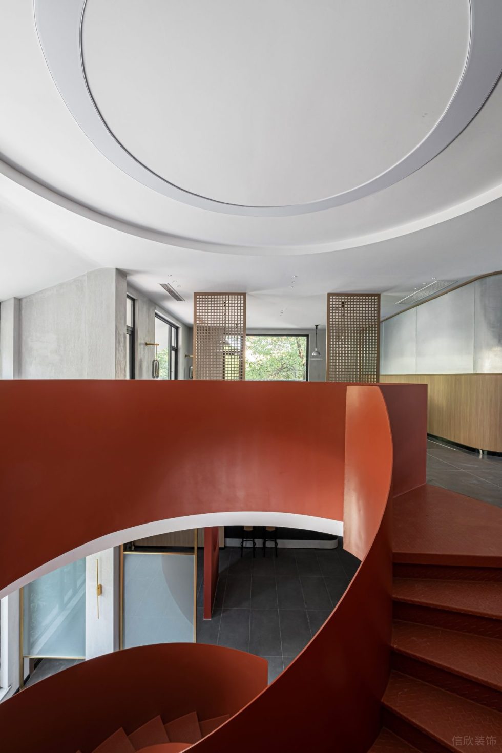 簡(jiǎn)約中式風(fēng)中餐廳二樓弧形天花裝修設(shè)計(jì)