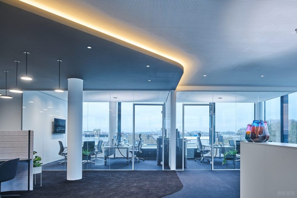 科技主義現代風辦公室裝修設計灰白色經理辦公室 科技主義現代風辦公室裝修設計灰白色經理辦公室