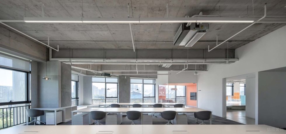 時尚極簡風(fēng)辦公室裝修設(shè)計(jì)純白色辦公桌 時尚極簡風(fēng)辦公室裝修設(shè)計(jì)純白色辦公桌