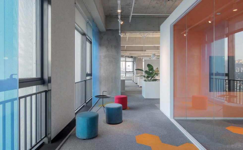 時尚極簡風(fēng)辦公室裝修設(shè)計(jì)淺色系過道休閑區(qū) 時尚極簡風(fēng)辦公室裝修設(shè)計(jì)淺色系過道休閑區(qū)