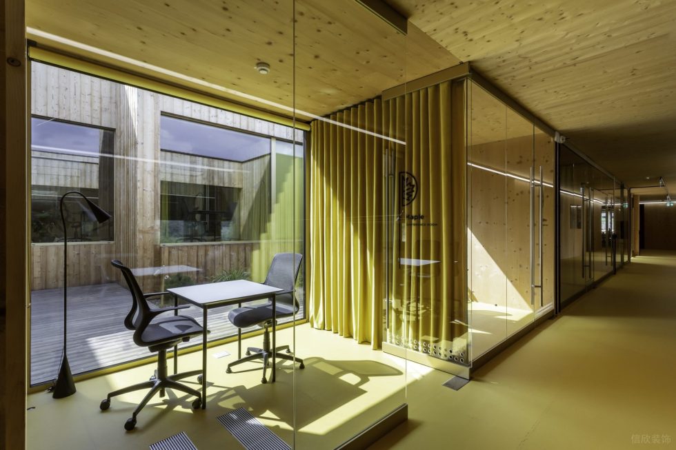 溫暖原木風(fēng)辦公室裝修方案 洽談室