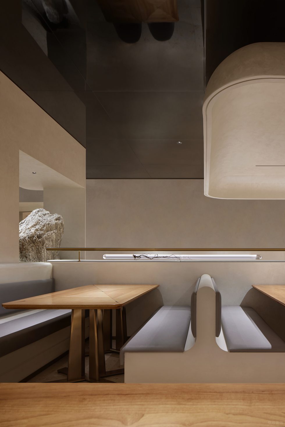 現(xiàn)代極簡餐廳簡單實用卡座裝修設計