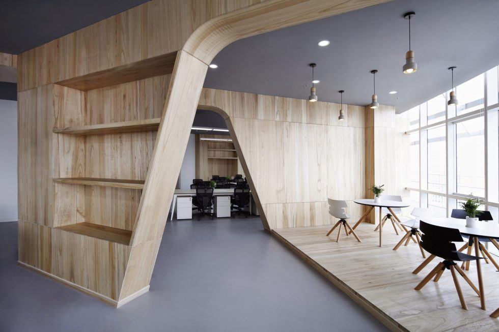 現代原木風辦公室裝修設計原木色開放式洽談區 現代原木風辦公室裝修設計原木色開放式洽談區