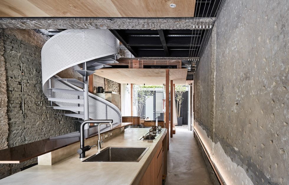 工業(yè)風茶室不銹鋼旋轉(zhuǎn)樓梯設(shè)計效果圖