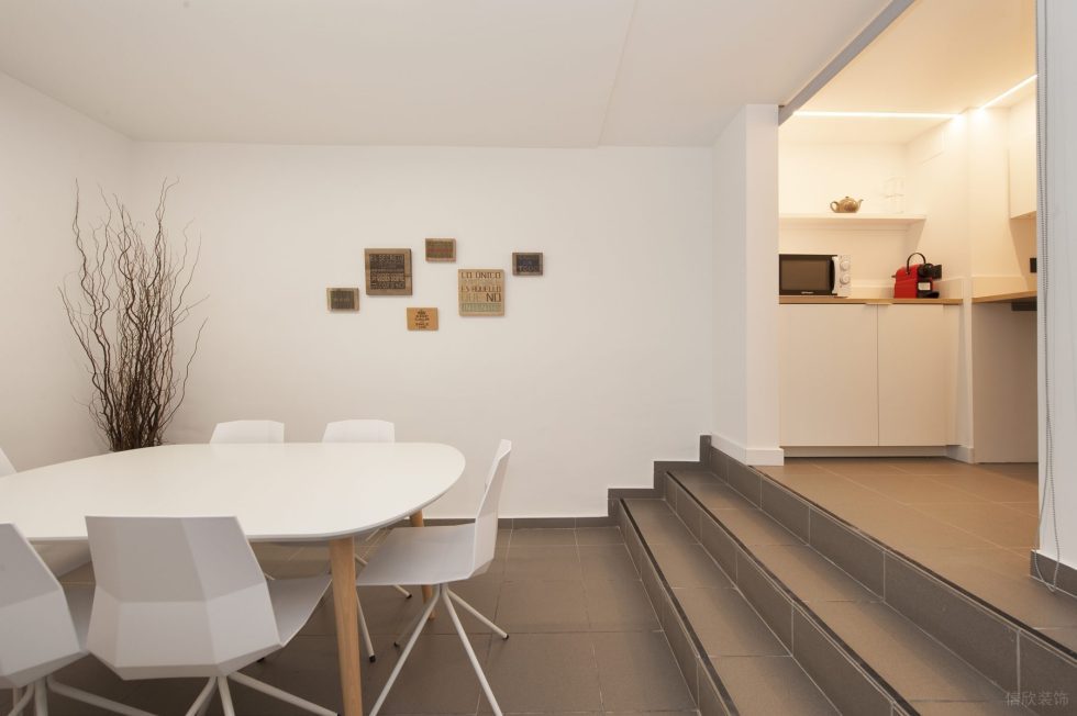 暖白色極簡(jiǎn)風(fēng)辦公室裝修設(shè)計(jì)暖白色茶水間