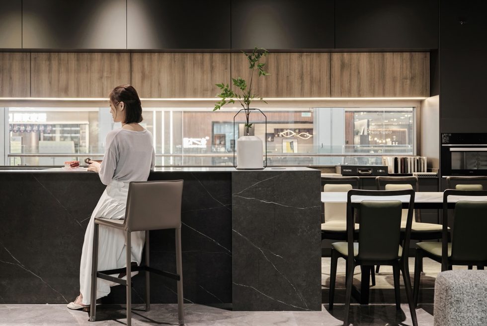 Nasca整體家具展廳裝修設(shè)計(jì) 深灰色大理石吧臺(tái)