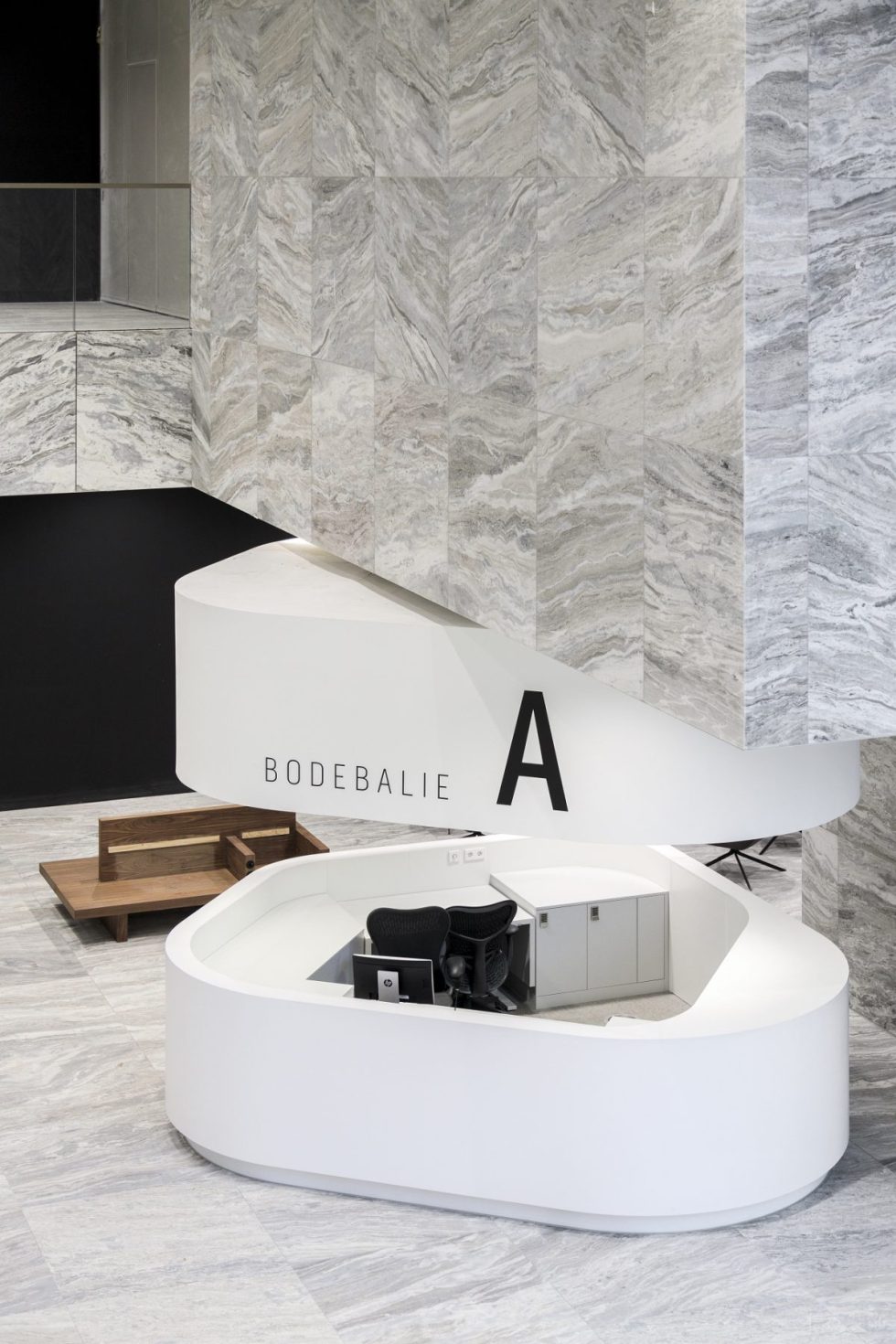 素雅現代風辦公室裝修設計純白色大堂前臺 素雅現代風辦公室裝修設計純白色大堂前臺