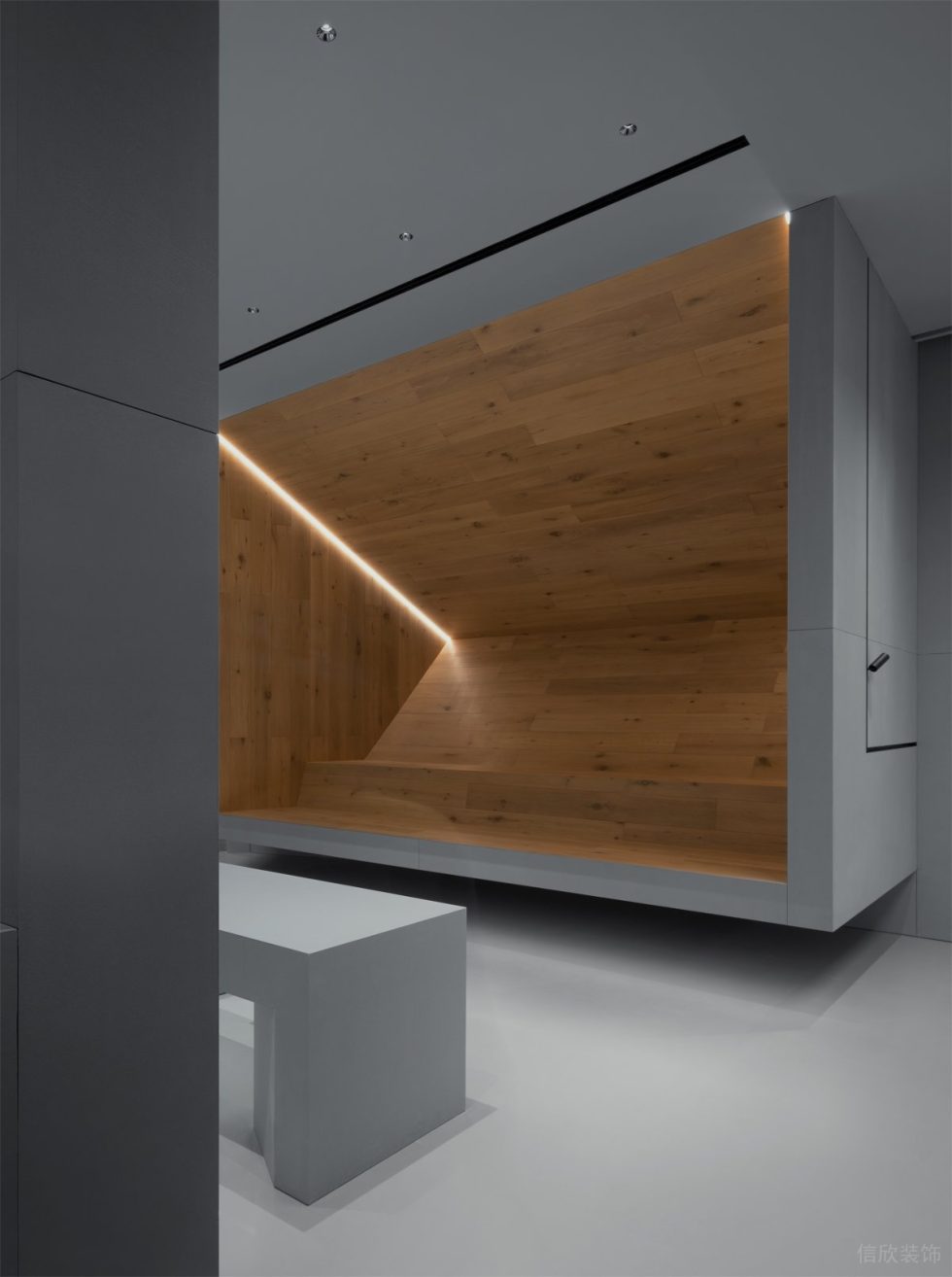 現(xiàn)代燈具全球旗艦展廳裝修設計 明裝燈帶展示