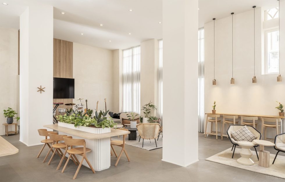 自然簡約風(fēng)辦公室裝修設(shè)計白木色餐桌 自然簡約風(fēng)辦公室裝修設(shè)計白木色餐桌