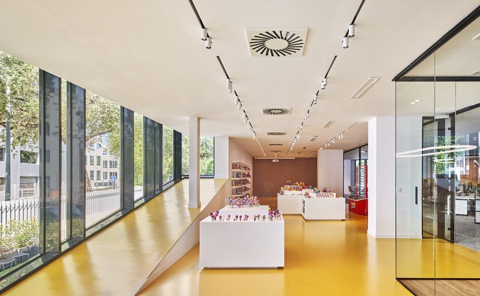 清淡色現(xiàn)代簡約風(fēng)辦公室裝修設(shè)計黃白色展廳 清淡色現(xiàn)代簡約風(fēng)辦公室裝修設(shè)計黃白色展廳