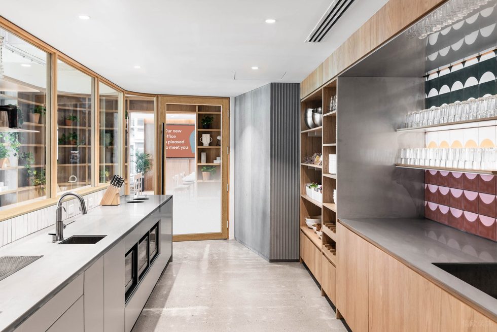 清新現代風辦公室裝修設計灰木色茶水間 清新現代風辦公室裝修設計灰木色茶水間