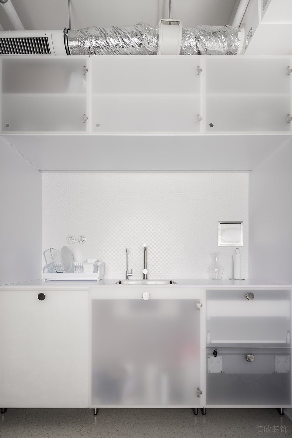 白色簡約自然風辦公室裝修設計白色系茶水柜 白色簡約自然風辦公室裝修設計白色系茶水柜