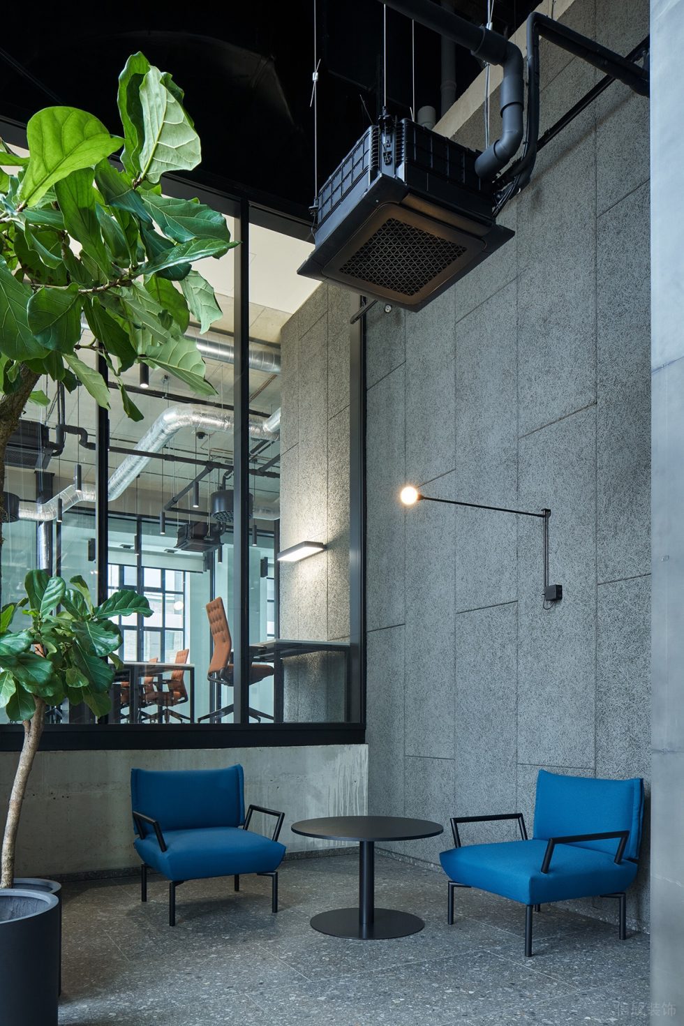 深色工業(yè)風(fēng)辦公室裝修設(shè)計灰藍(lán)色休息區(qū) 深色工業(yè)風(fēng)辦公室裝修設(shè)計灰藍(lán)色休息區(qū)