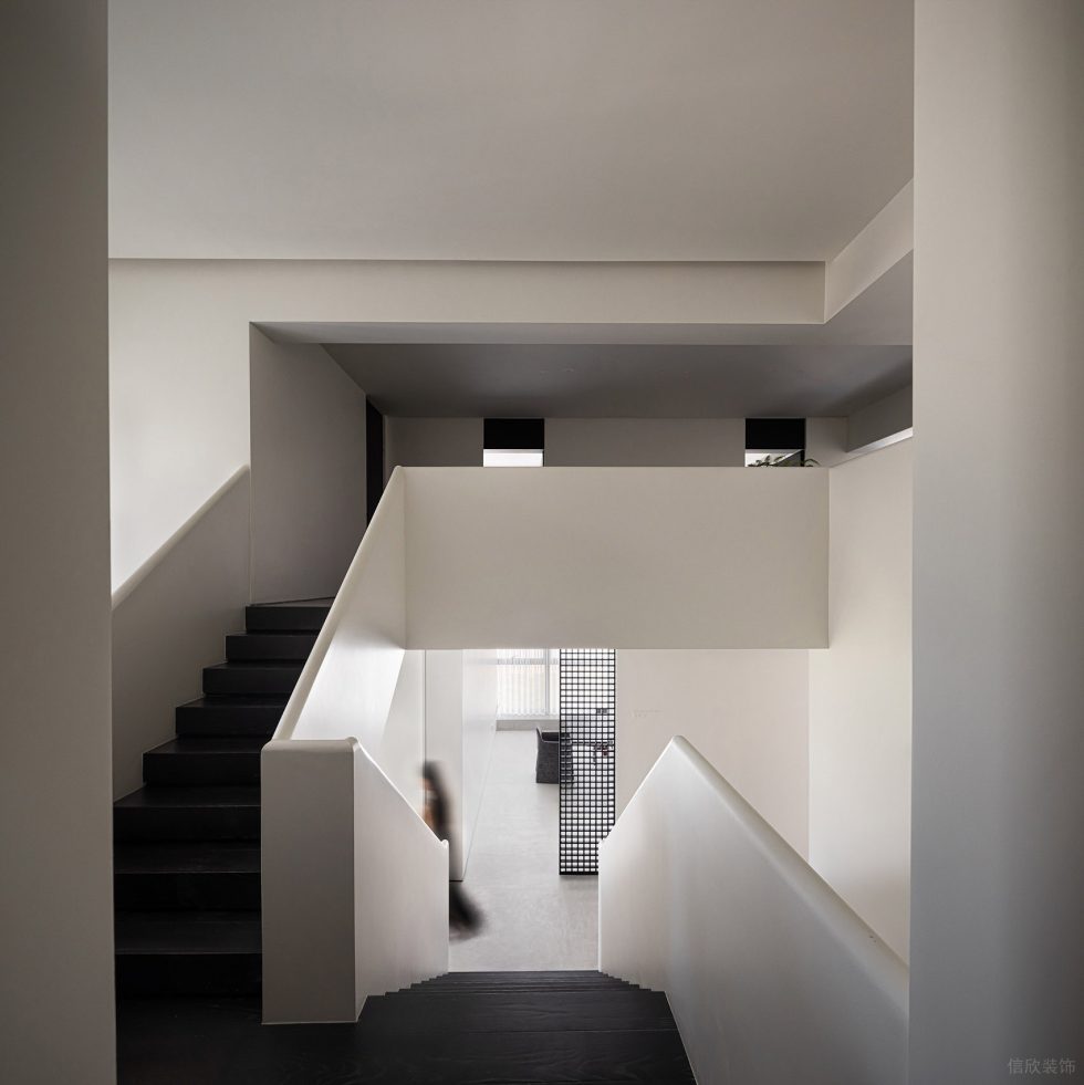 黑白灰抽象極簡風辦公室裝修設計黑白色樓梯 黑白灰抽象極簡風辦公室裝修設計黑白色樓梯