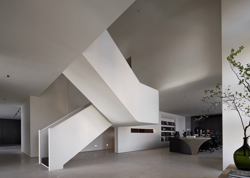 黑白灰抽象極簡風辦公室裝修設計素色辦公區