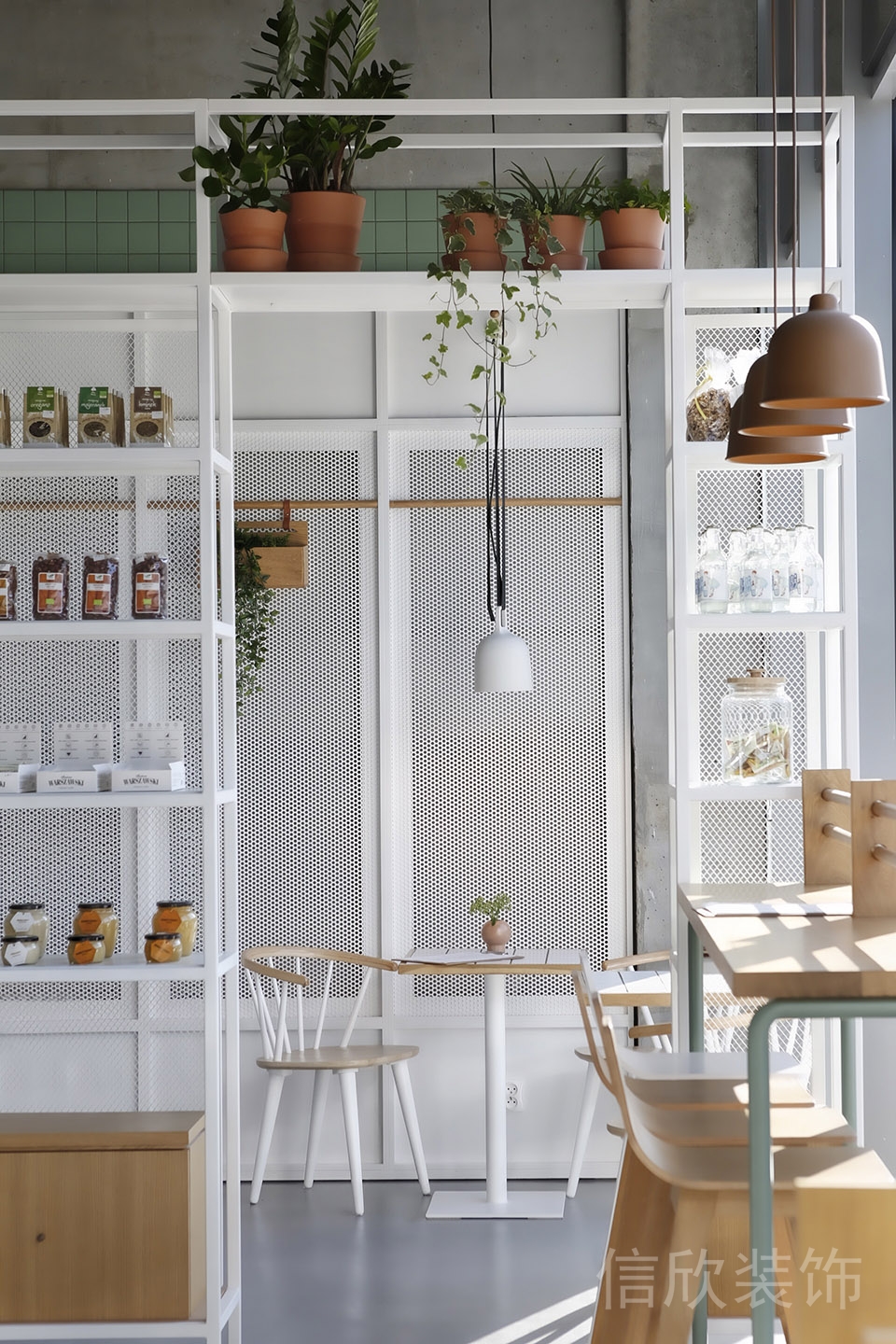 深圳羅湖水貝面包店窗邊實(shí)木吧臺(tái)效果圖