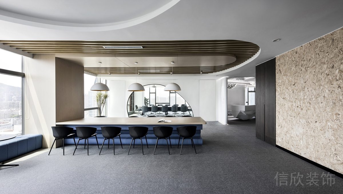 極簡現(xiàn)代風辦公空間會議室天花裝修設計