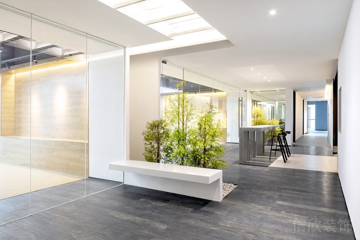 簡約自然系玻璃隔斷會議室過道區(qū)域設(shè)計