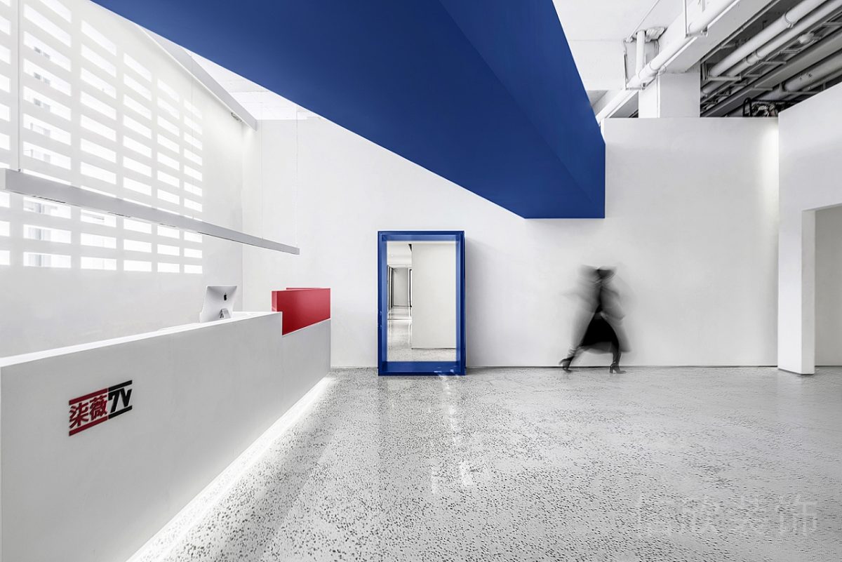 藍白極簡風攝影工作室接待區(qū)裝修設計