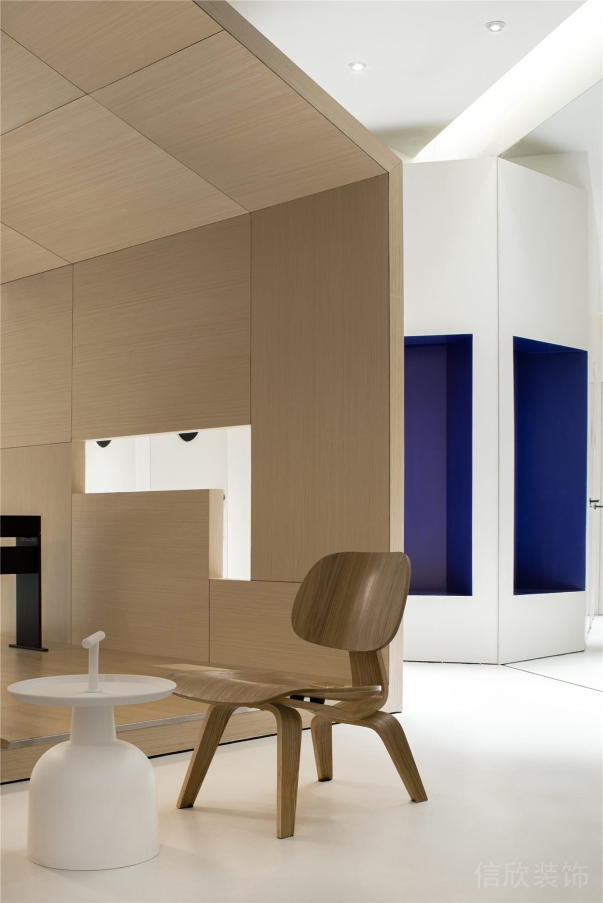 聲樂培訓中心洽談區(qū)木椅