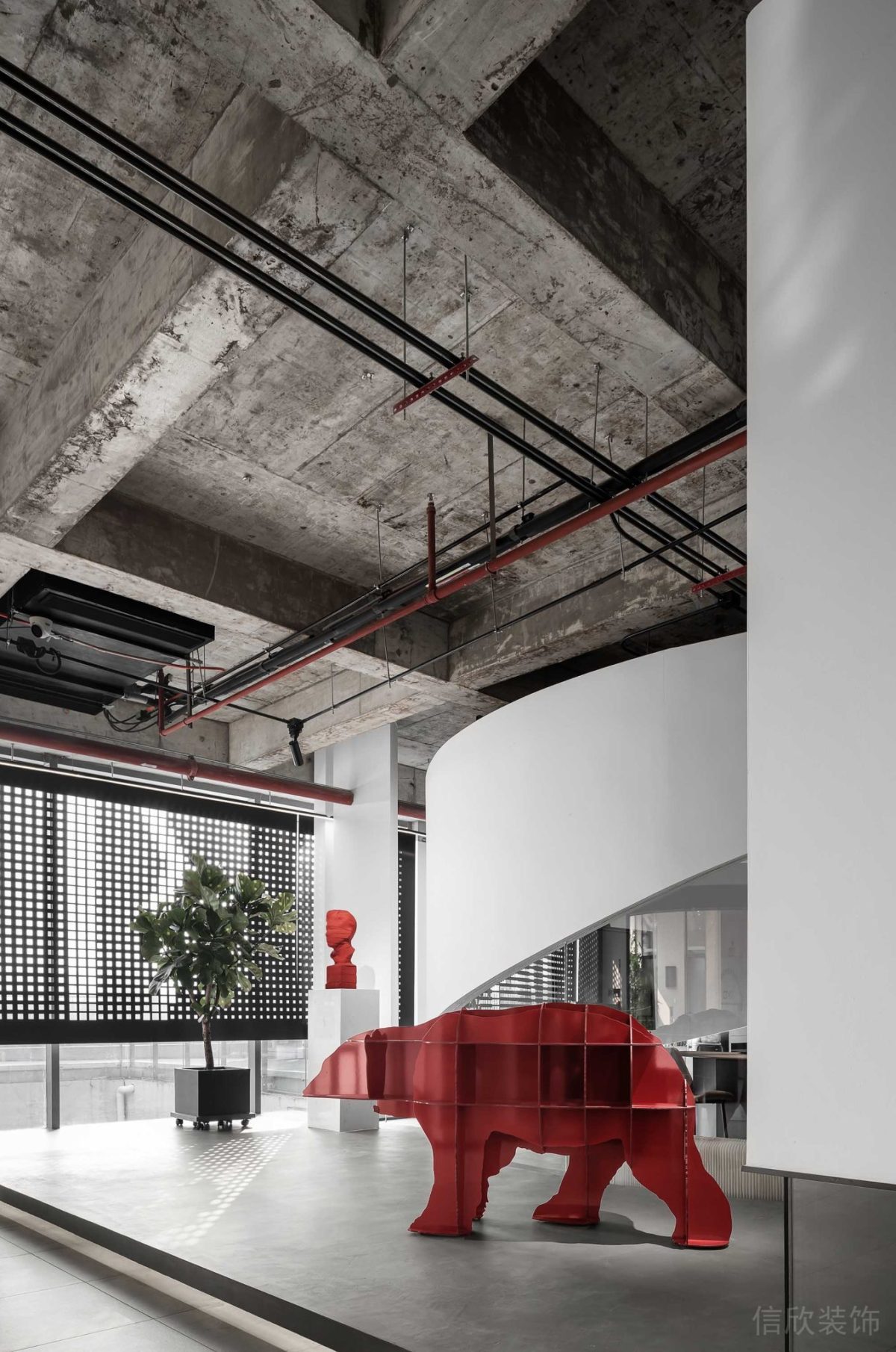 現(xiàn)代工業(yè)風(fēng)辦公空間景觀區(qū)紅色柜體設(shè)計