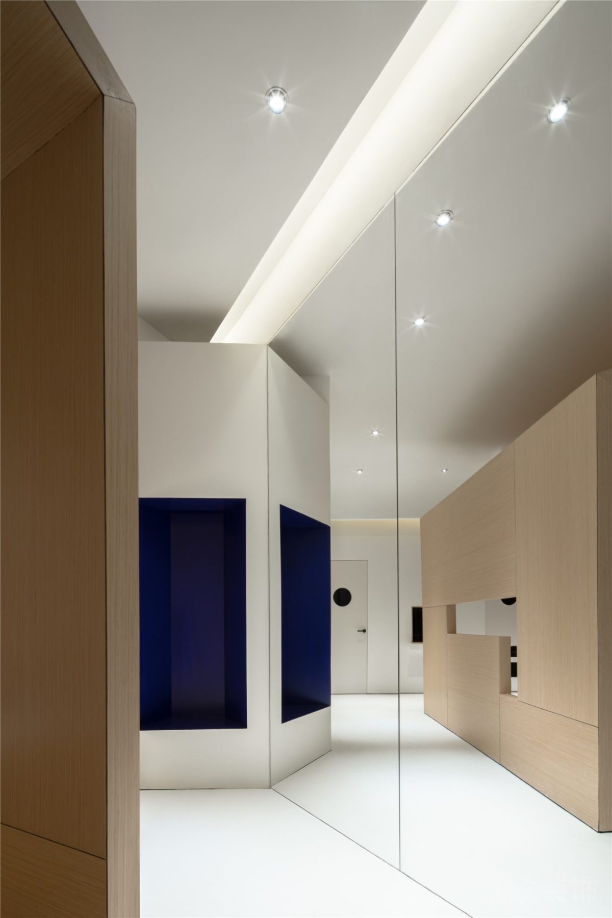 西鄉(xiāng)極唱聲樂培訓中心過道玻璃隔墻裝修