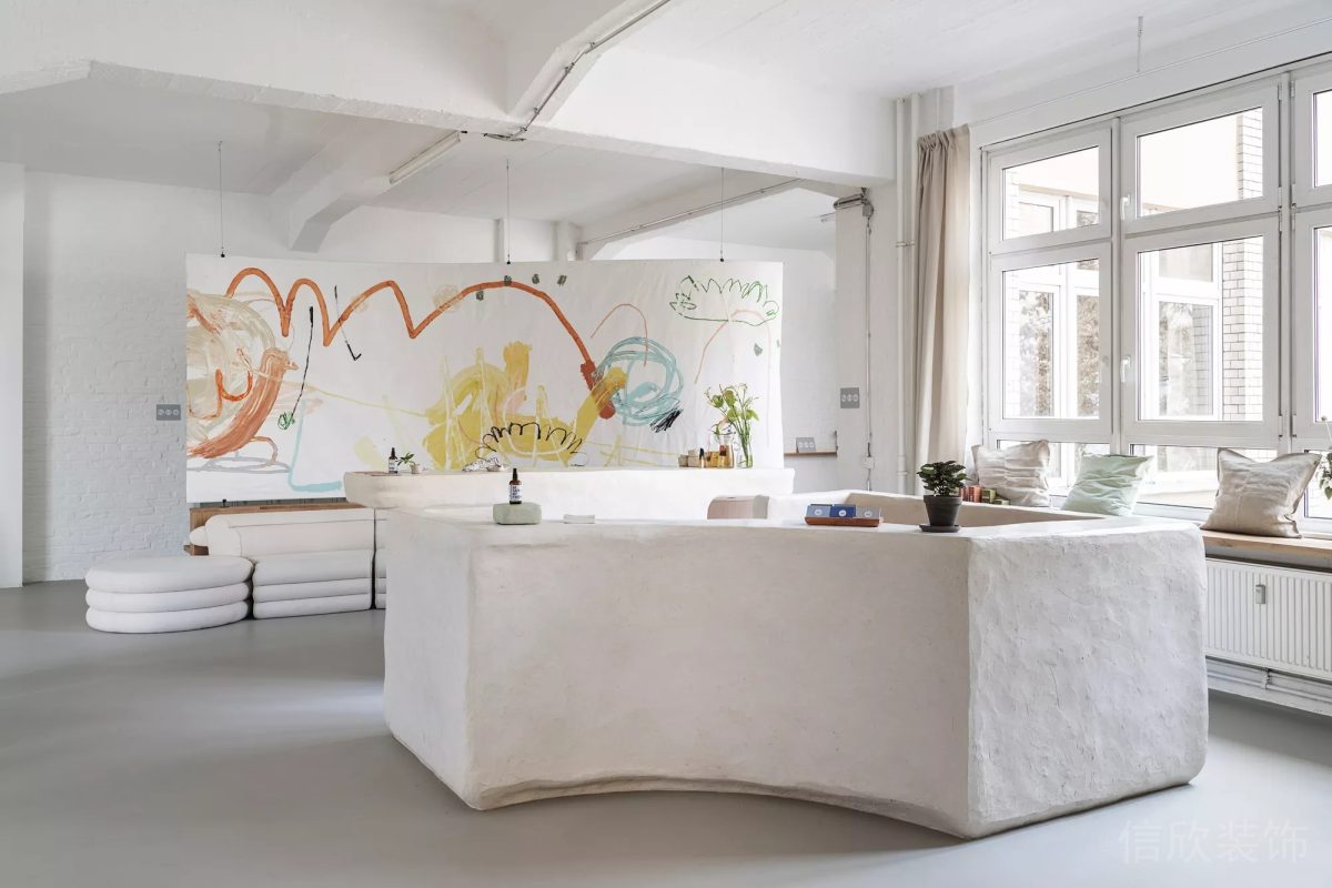 純白前臺桌環(huán)形創(chuàng)意肌理設(shè)計瑜伽機構(gòu)大廳裝修