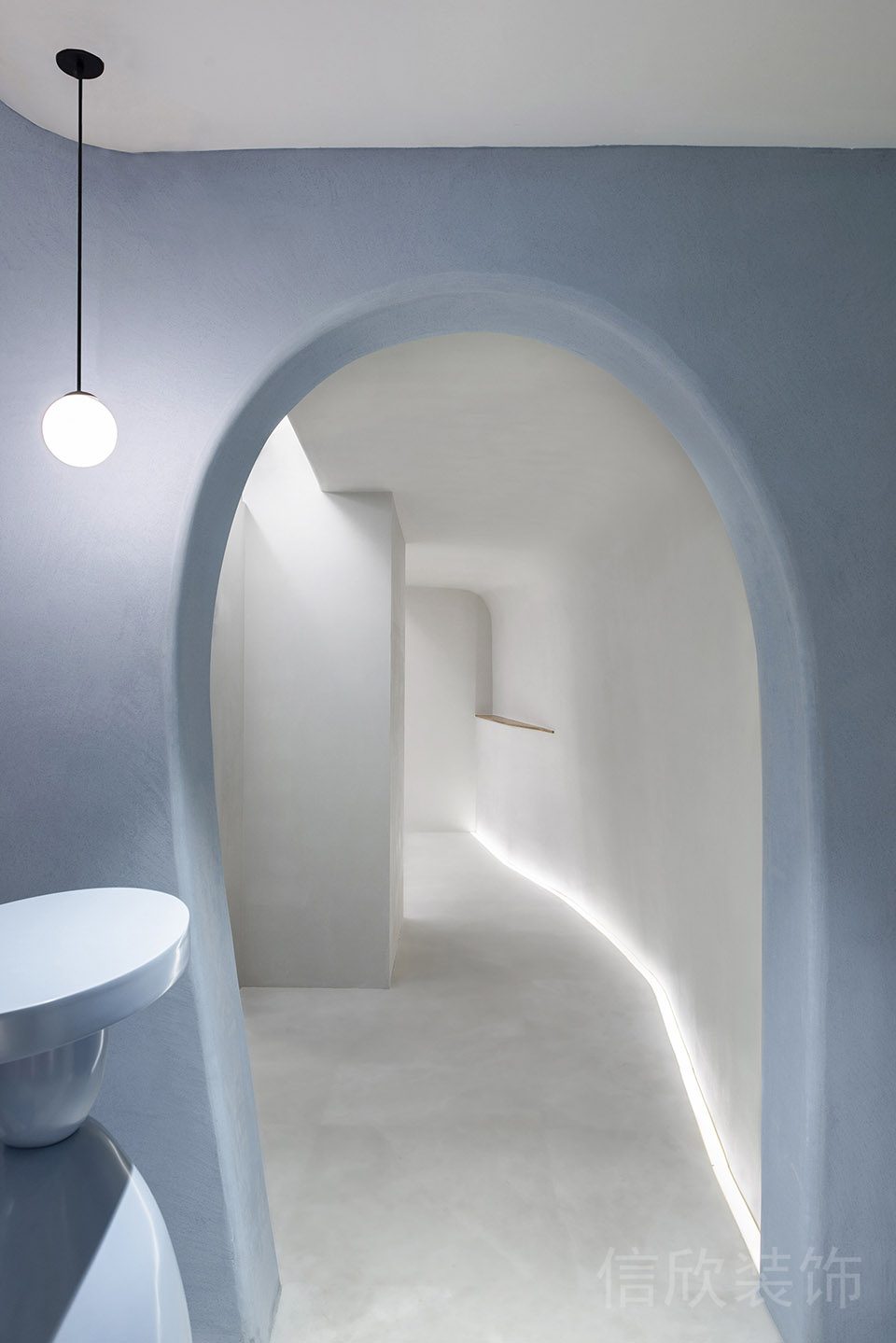 拱形藍(lán)色過(guò)道瑜伽機(jī)構(gòu)設(shè)計(jì)