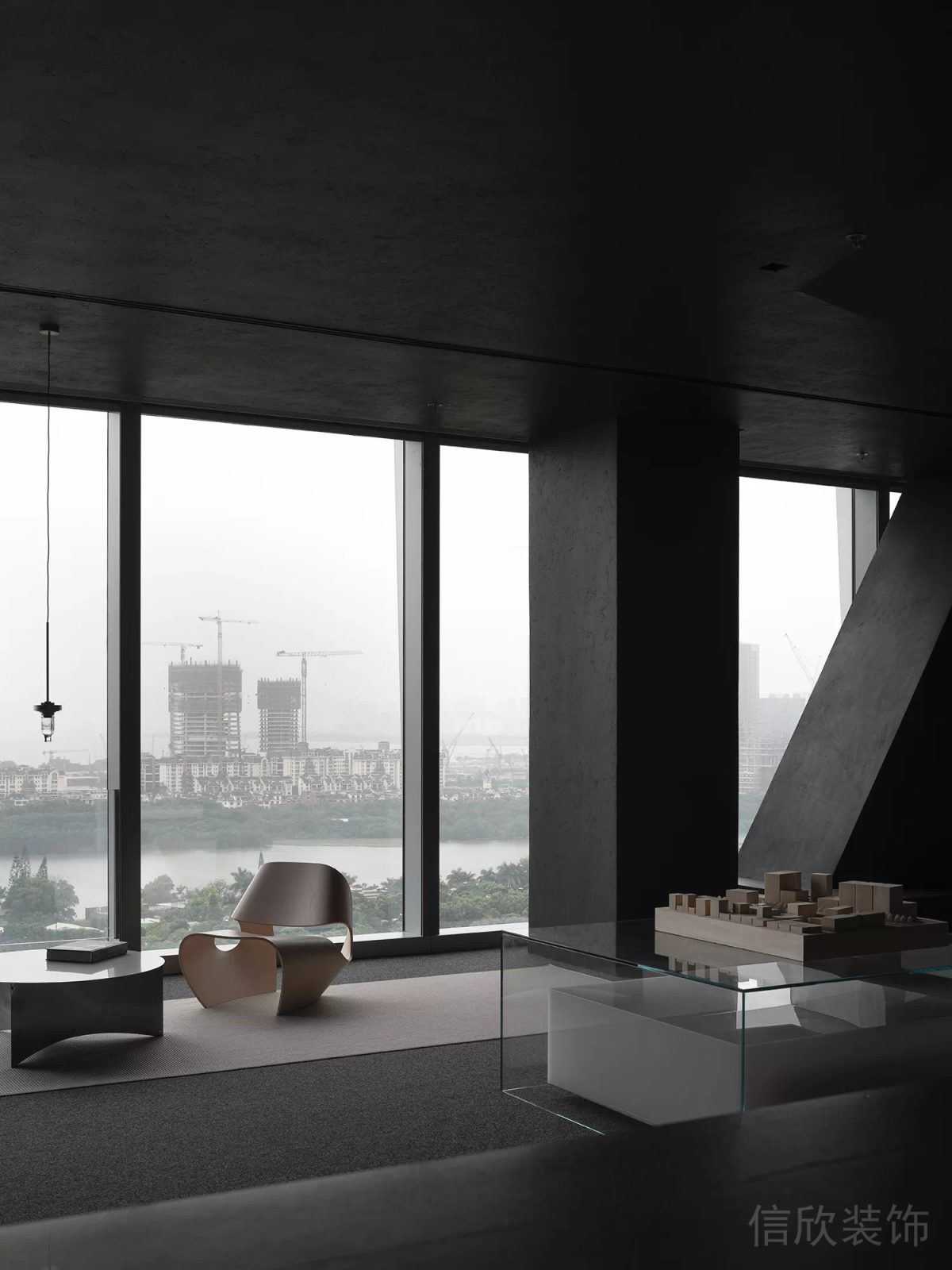 工業(yè)風(fēng)全玻璃搭建桌子辦公室設(shè)計(jì)