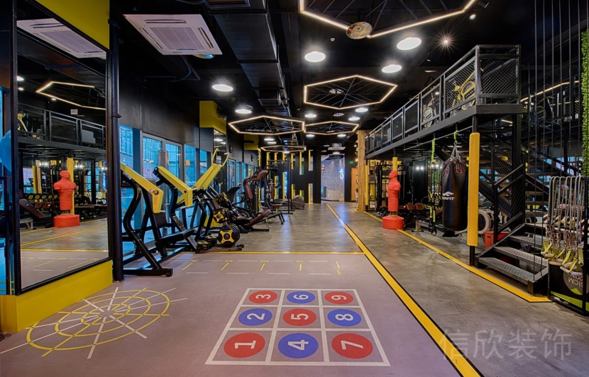 健身房裝修設(shè)計(jì)黃黑撞色器械設(shè)計(jì)效果