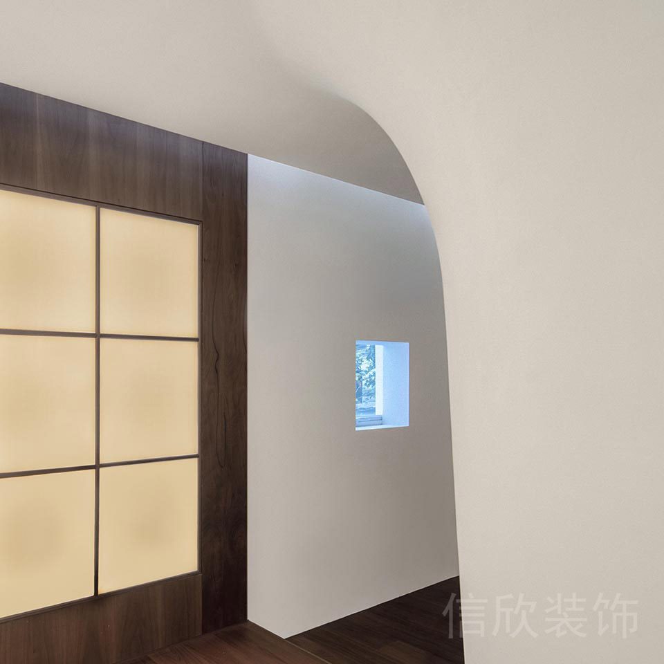 日式實(shí)木設(shè)計(jì)瑜伽機(jī)構(gòu)過(guò)道裝修