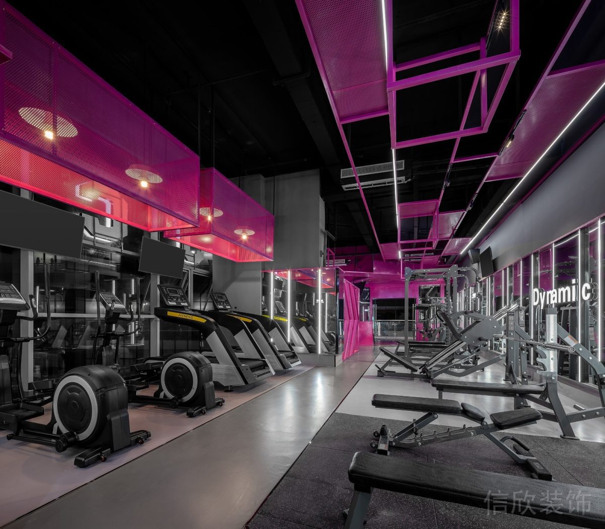 有氧區(qū)橢圓儀工業(yè)風(fēng)橡膠地墊裝修健身房設(shè)計(jì)