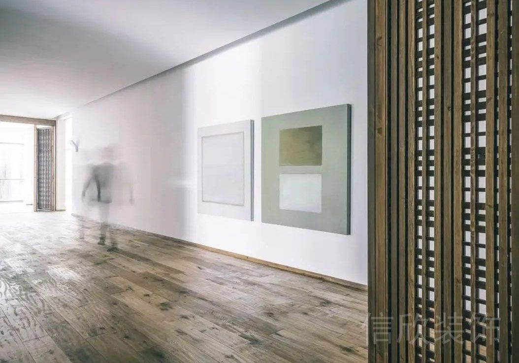 竹編墻體設計瑜伽機構木質地板過道設計