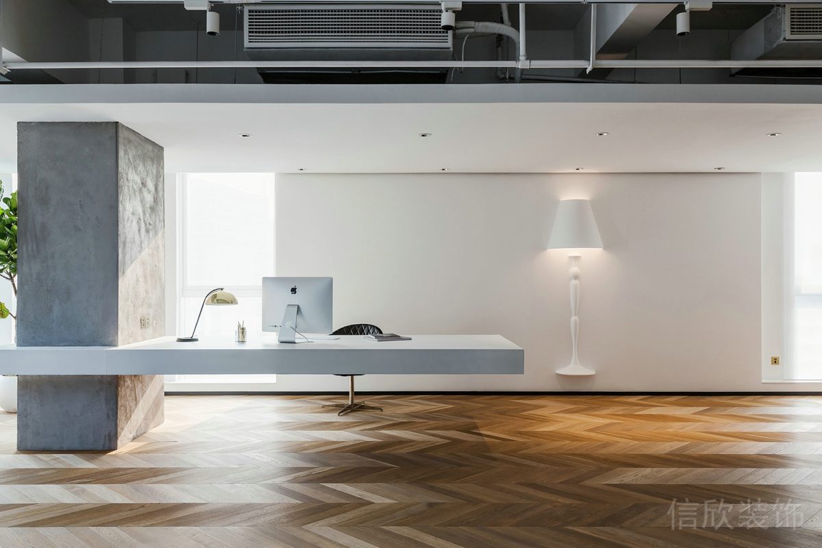 自然現(xiàn)代風(fēng)辦公空間辦公臺(tái)裝修設(shè)計(jì)