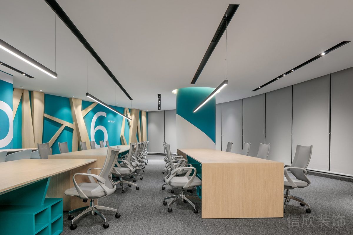 直線式木質(zhì)工作區(qū)辦公室簡約風設計