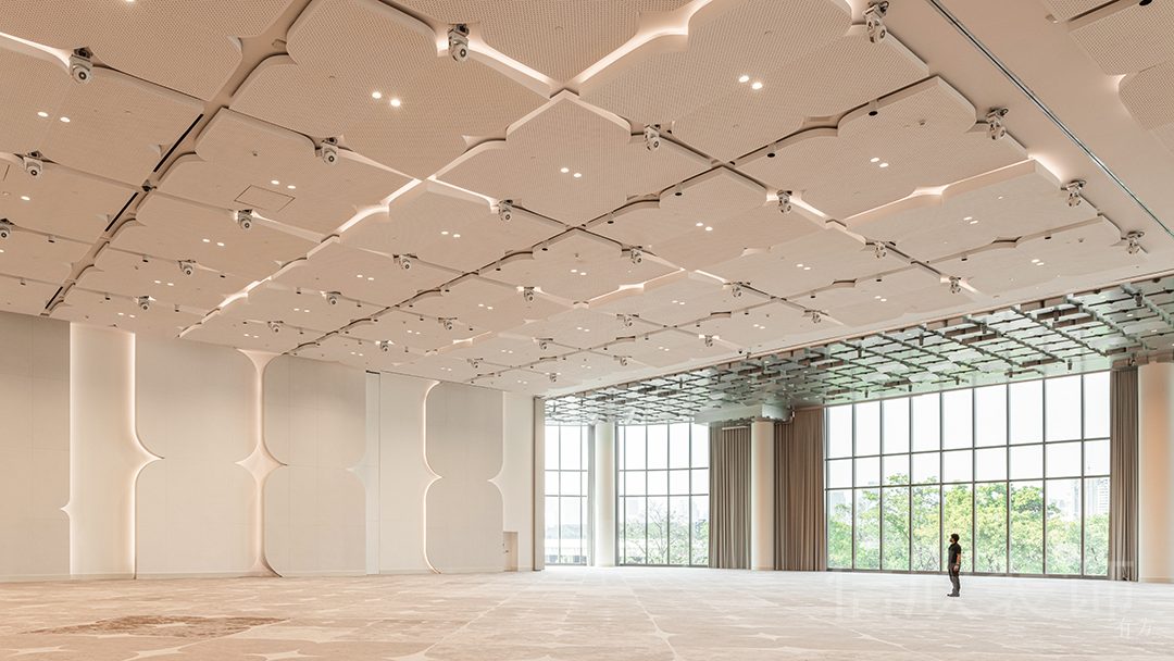 辦公室大廳效果天花創(chuàng)意鋁合板材金屬效果大廳設(shè)計圖