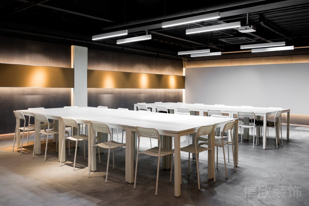 辦公室就餐區(qū)飯?zhí)矛F(xiàn)代簡(jiǎn)約風(fēng)休息區(qū)白色座椅長(zhǎng)桌設(shè)計(jì)工業(yè)風(fēng)效果圖