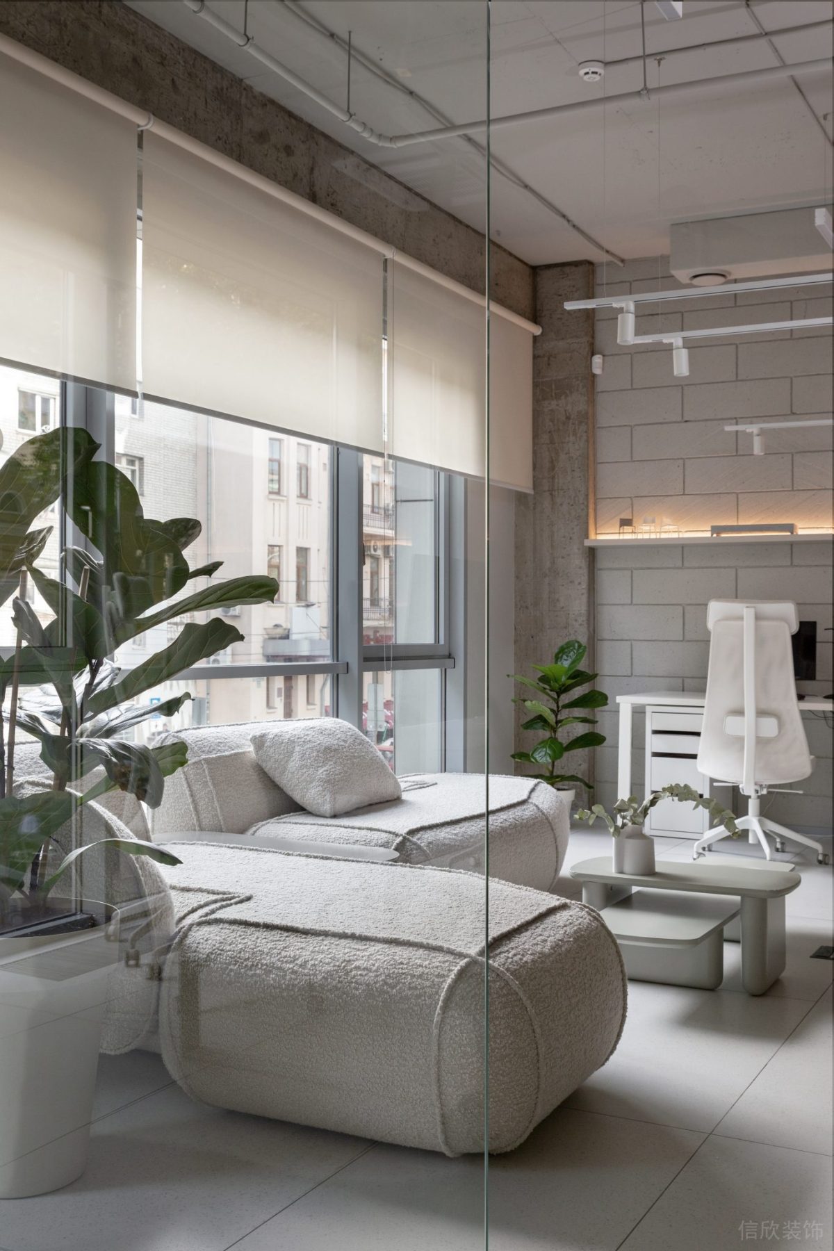 復古工業(yè)風白色磨毛沙發(fā)創(chuàng)意裝修設計辦公室裝修