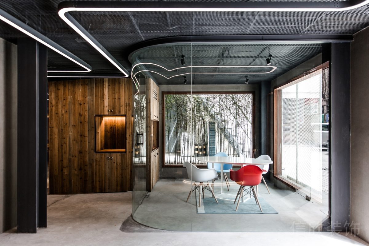 環(huán)形隔音玻璃墻體設(shè)計(jì)效果會(huì)議室裝修現(xiàn)代簡(jiǎn)約風(fēng)