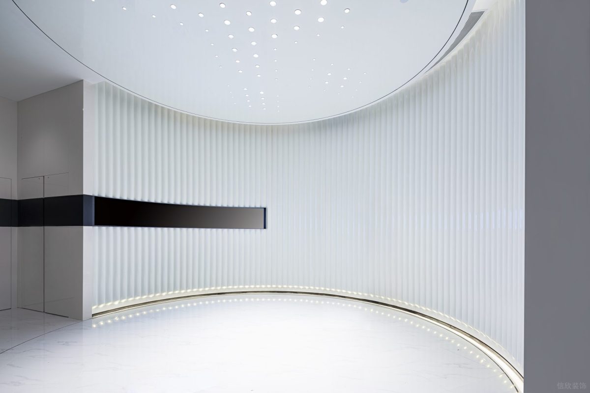 極簡風辦公室設(shè)計黑白色調(diào)瓦楞板墻體效果金屬環(huán)形效果圖