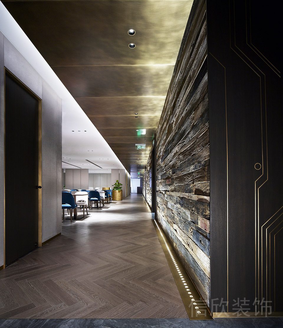 金色天花裝修圖石板材墻體設(shè)計過道效果辦公室