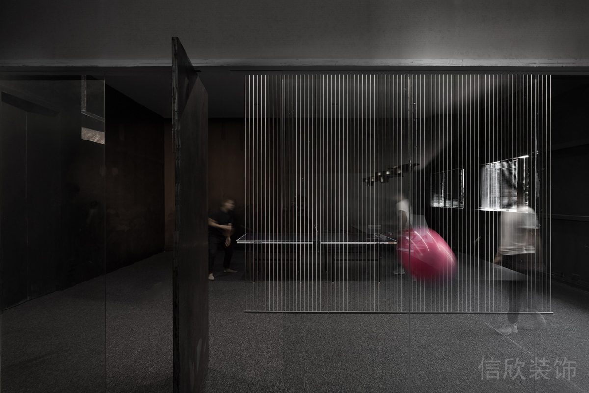 水磨石地板裝修設(shè)計灰色調(diào)半墻裝修玻璃墻體隔斷辦公室設(shè)計