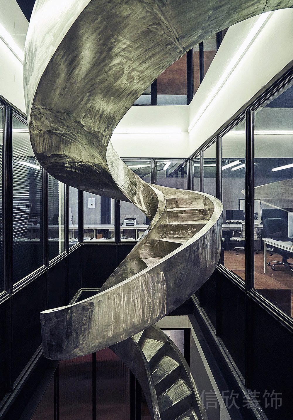 銀色未來(lái)科技感現(xiàn)代辦公室裝修旋轉(zhuǎn)樓梯設(shè)計(jì)