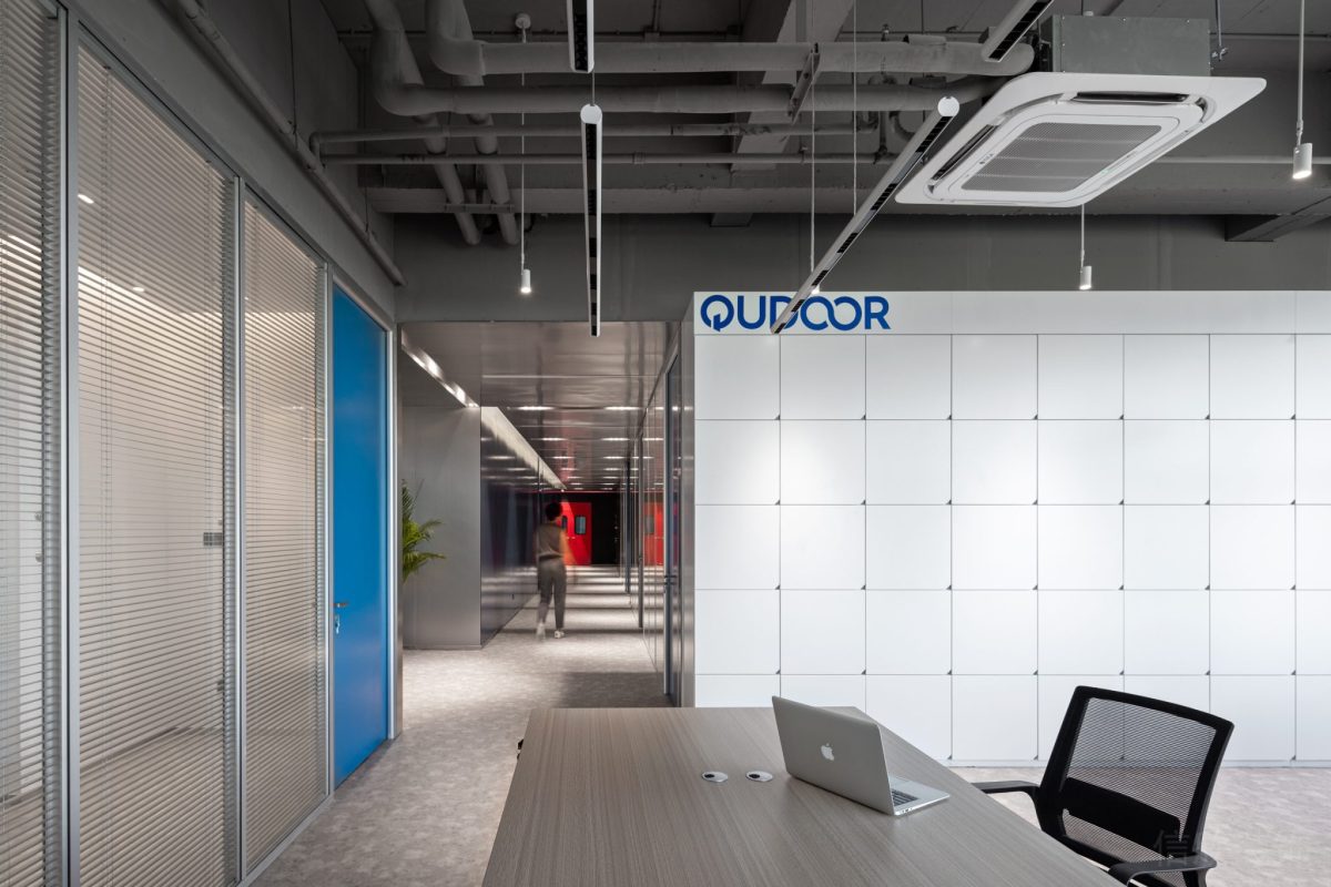 多功能智能格子儲物柜設(shè)計白色簡約風(fēng)大廳過道員工置物柜設(shè)計辦公室