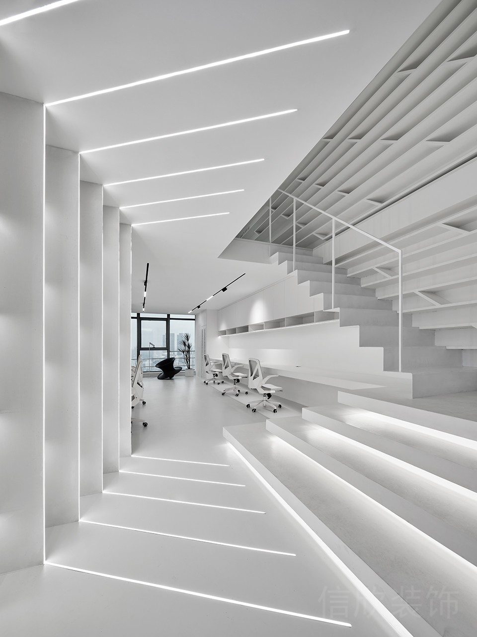 燈飾效果辦公室階梯裝修大廳工位效果多層次辦公室設(shè)計圖