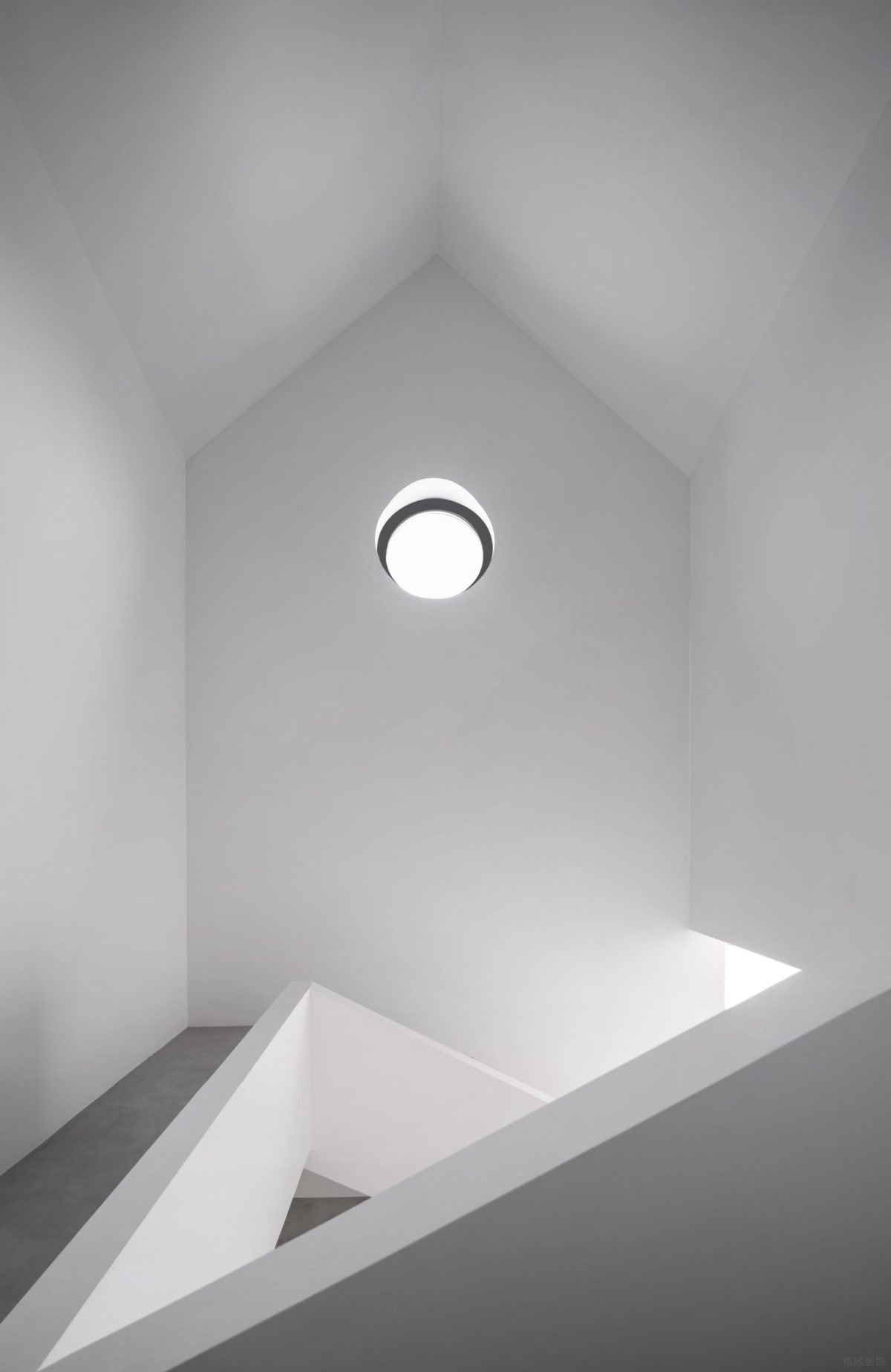 鏤空設(shè)計(jì)圓形效果裝修幾何線(xiàn)條效果圖裝修辦公室過(guò)道