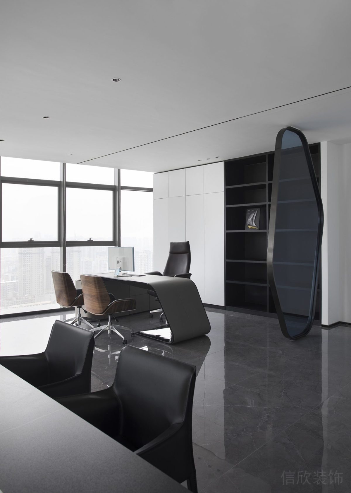 大理石瓷磚裝修設(shè)計(jì)黑色墻體內(nèi)嵌式裝修總監(jiān)辦公室裝修效果