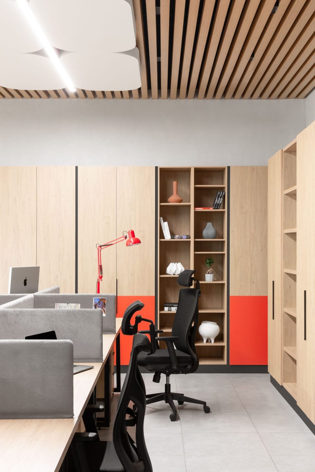 公共辦公區(qū)楓木木紋書(shū)柜